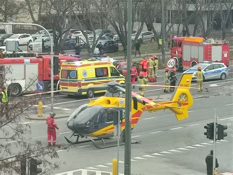 Wypadek Karetki Na Pu Awskiej Powa Ne Utrudnienia W Stron Piaseczna