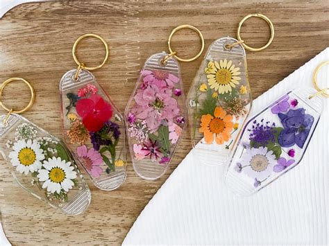 Pressed Flower Retro Motel Keychain Custom Keychain Etsy