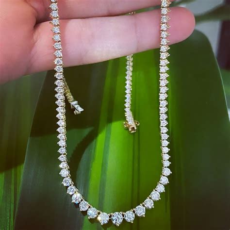 Graduated Diamond necklace | Temple & Grace UK