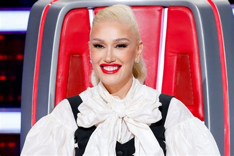 Gwen Stefani S Red Lipstick Everything To Know Nbc Insider