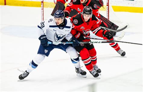 Les Voltigeurs Trop Forts Pour Le Phoenix Photos L Express