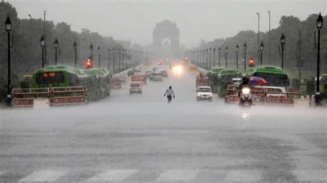 Cold Winds Rainfall Continue To Sweep Delhi Ncr Light Showers