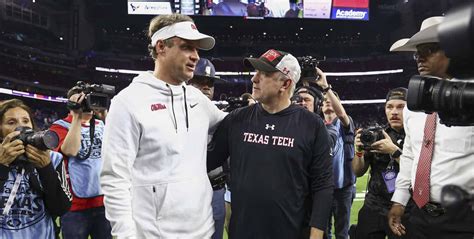 Lane Kiffin Reacts To Texas Tech Honoring Mike Leach At Start Of Texas