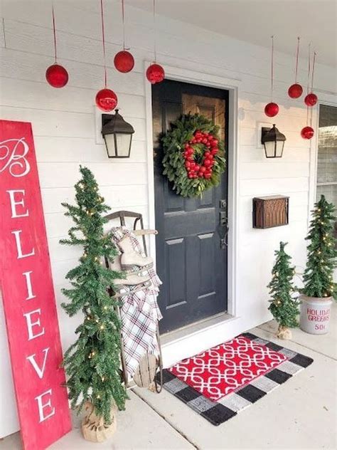 20 Elegant Farmhouse Christmas Decorating Ideas For You To Try