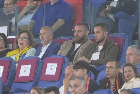 De Rossi incontra Mourinho e gli chiede Mister rimani sì Sorriso