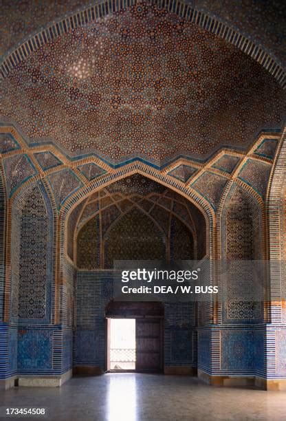 198 Shah Jahan Mosque Thatta Stock Photos, High-Res Pictures, and ...