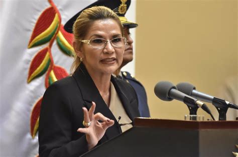 Amp Bolivia Áñez Renuncia A Su Candidatura A La Presidencia De Bolivia Para Evitar División