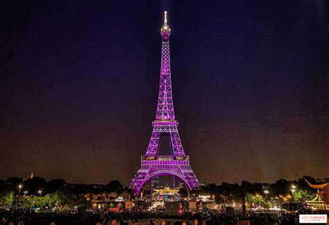 Octobre Rose 2023 lArc de Triomphe la tour Eiffel et lAssemblée