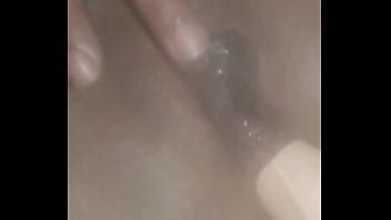 Nena caliente con vibrador en el culo y coño empapado caliente XVIDEOS