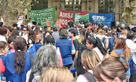 Estatales Docentes Y Profesionales De La Sanidad Movilizaron Para