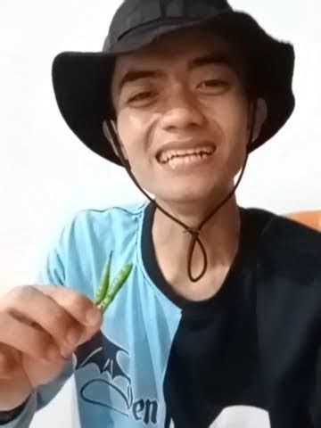 Lagi Makan Nih Makan Yo Makan Sama Bala Bala Pake Cabe Rawit Short