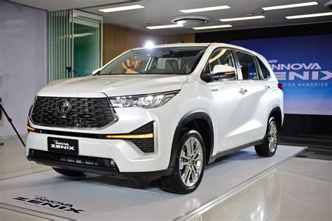 Toyota Innova Cross 2023 chuẩn bị ra mắt nhiều thay đổi đáng chờ đợi