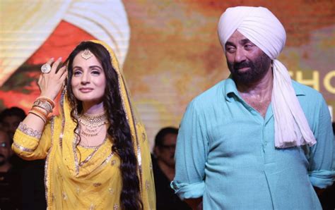 Sunny Deol Ameesha Patel Utkarsh Sharma And Simrat Kaur And The