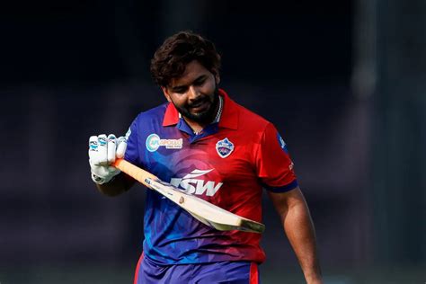 Dc Vs Kkr Watch Rishabh Pant Loses His Bat While Playing A Reverse