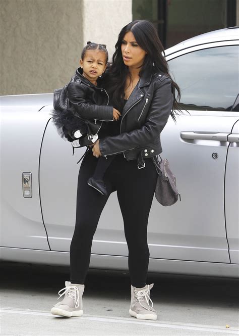 Photo Kim Kardashian Et Sa Fille North West Kim Et Kourtney