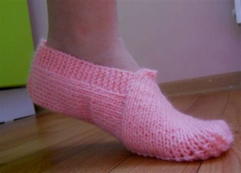 Cozy Knit Slippers – FREE CROCHET PATTERN — Craftorator.