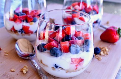 Greek Yogurt Granola And Berry Parfait Jordan S Easy Entertaining