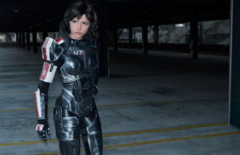 Amazing Mass Effect Female Shepard Cosplay — Geektyrant