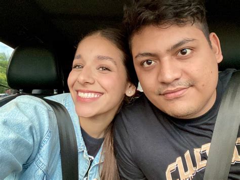 Sweet Amateur のキャスト無料のライブセックスチャット Stripchat