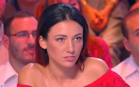 Delphine Wespiser Tpmp En Bikini Elle Fait Baver Ses Fans Delphine