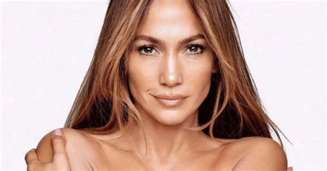 Jennifer Lopez Poses Topless As Fans Praise Ageless Beauty Trendradars