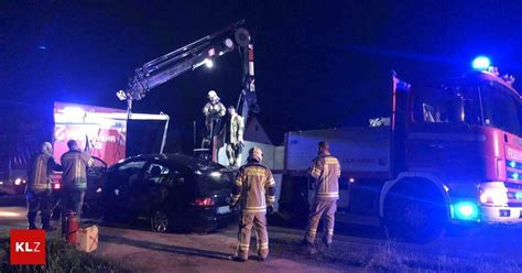 Verkehrsunfall In M Rzhofen Pkw Lenker Rammte Auf L Verkehrsinsel