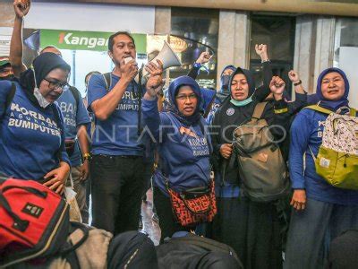 Aksi Pemegang Polis Ajb Bumiputera Antara Foto