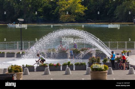 WASHINGTON, DC, USA - Georgetown Waterfront Park, fountain and Potomac ...