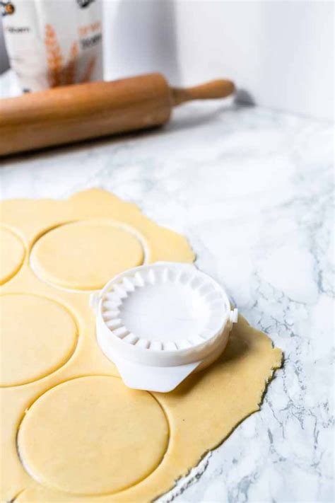 How To Make Sweet Empanada Dough - The Tortilla Channel