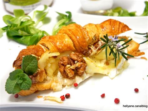 Croissant Fourr Aux Fromages Aux Noix Et Miel Recette Par