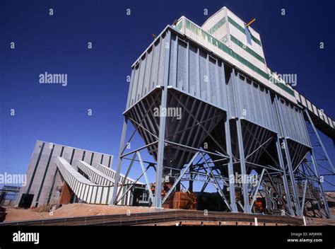 De beers diamond mining hi-res stock photography and images - Alamy