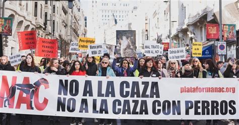 Manifestaci N En Uesca Contra Las Pr Cticas En Las Que Se Usan Perros