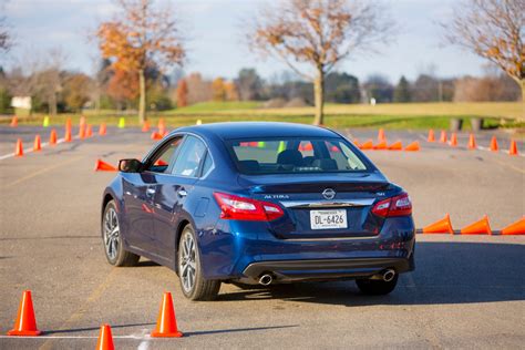 2016 Nissan Altima SR Review