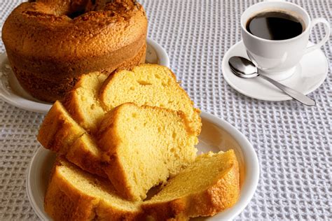 Bolo De Flocão De Milho Leite De Coco Delicioso Simples E Fácil