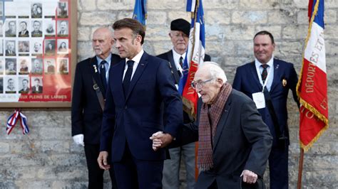 80 ans du Débarquement Emmanuel Macron salue l esprit de sacrifice