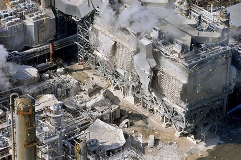 Explosion At Exxon Mobil Refinery Raises Gas Price Fears Wsj