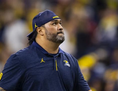 Report USC Hiring Michigan DL Coach Shaun Nua To Complete Coaching