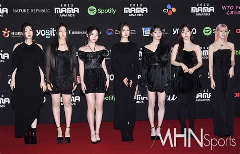 Nmixx Pics On Twitter Press Nmixx On 2022 Mama Awards Red Carpet