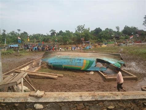 Nelayan Kendal Terkena Banjir Bandang KIARA Negara Harus Penuhi Hak