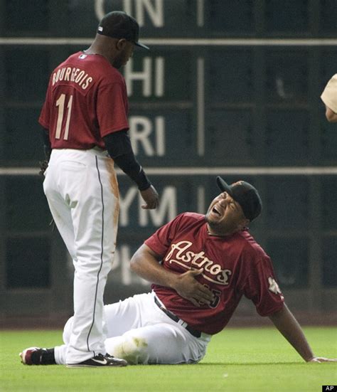 Carlos Lee Injury: Astros Outfielder Carted Off Field After Collision ...