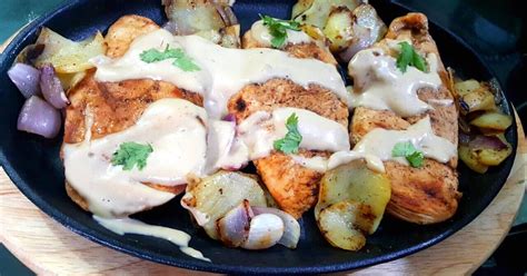 Juicy Chicken Steaks With Spicy Mayo Garlic Sauce😋 Recipe By Wajiha Nadim Cookpad