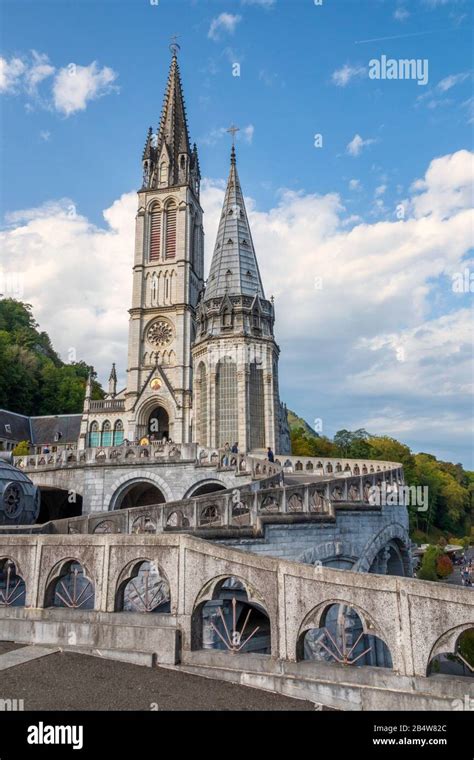 Sanctuaire De Notre Dame De Lourdes Banque De Photographies Et Dimages