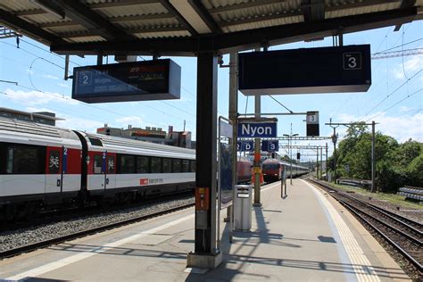 Gare De Nyon Limaramada Manuel Ramada Flickr