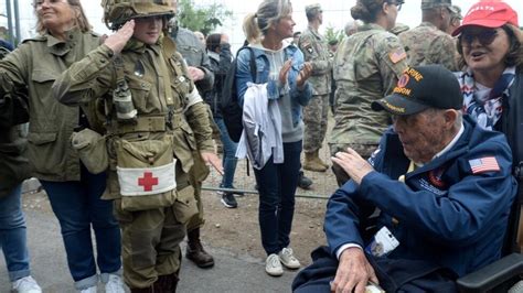 D A D Veteranos Del Desembarco Regresan A Normand A Tras Dos A Os De