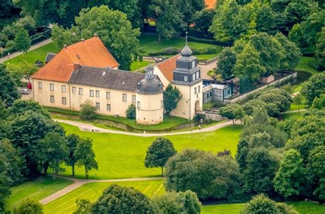 Schwelm Aus Der Vogelperspektive Wassergraben Mit Wasserschlo Schloss