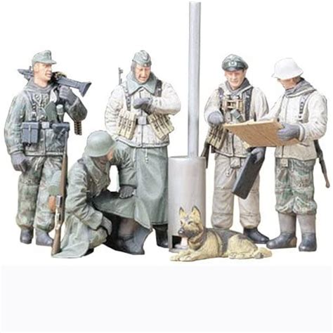 Tamiya German Soldiers At Field Briefing 1 35 Scale 35212 • Canadas