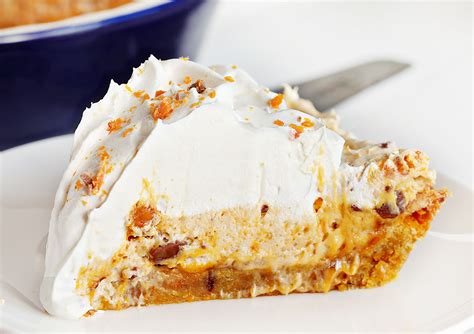 Butterfinger Pie {VIDEO} | i am baker