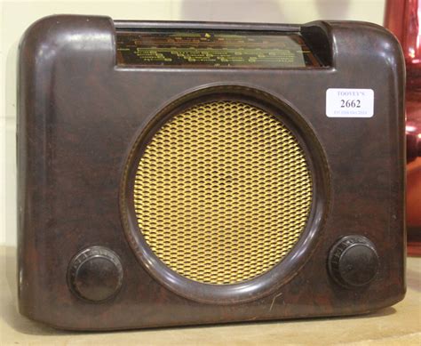 A Bush Bakelite Radio Type DAC 90 A