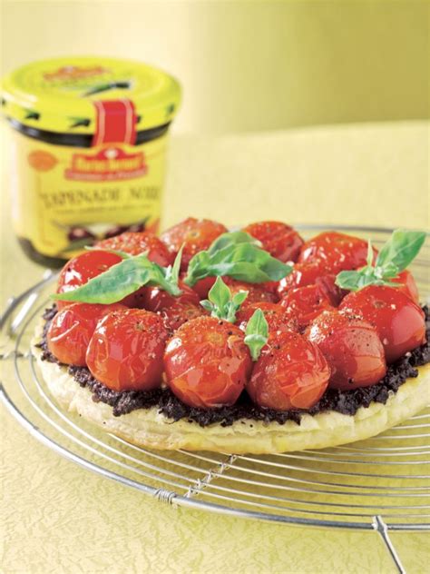 Recette tarte fine à la tapenade et aux tomates Marie Claire