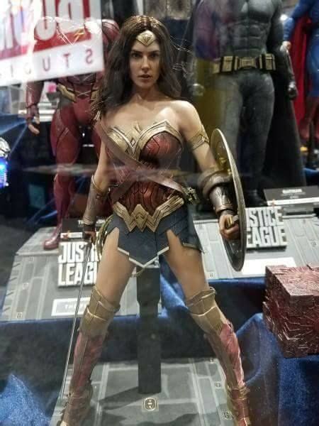 Hot Toys 正義聯盟Justice League 六大主角 人偶最新蝙蝠車 SDCC Toys Zone D 玩具兄弟 Figures Price